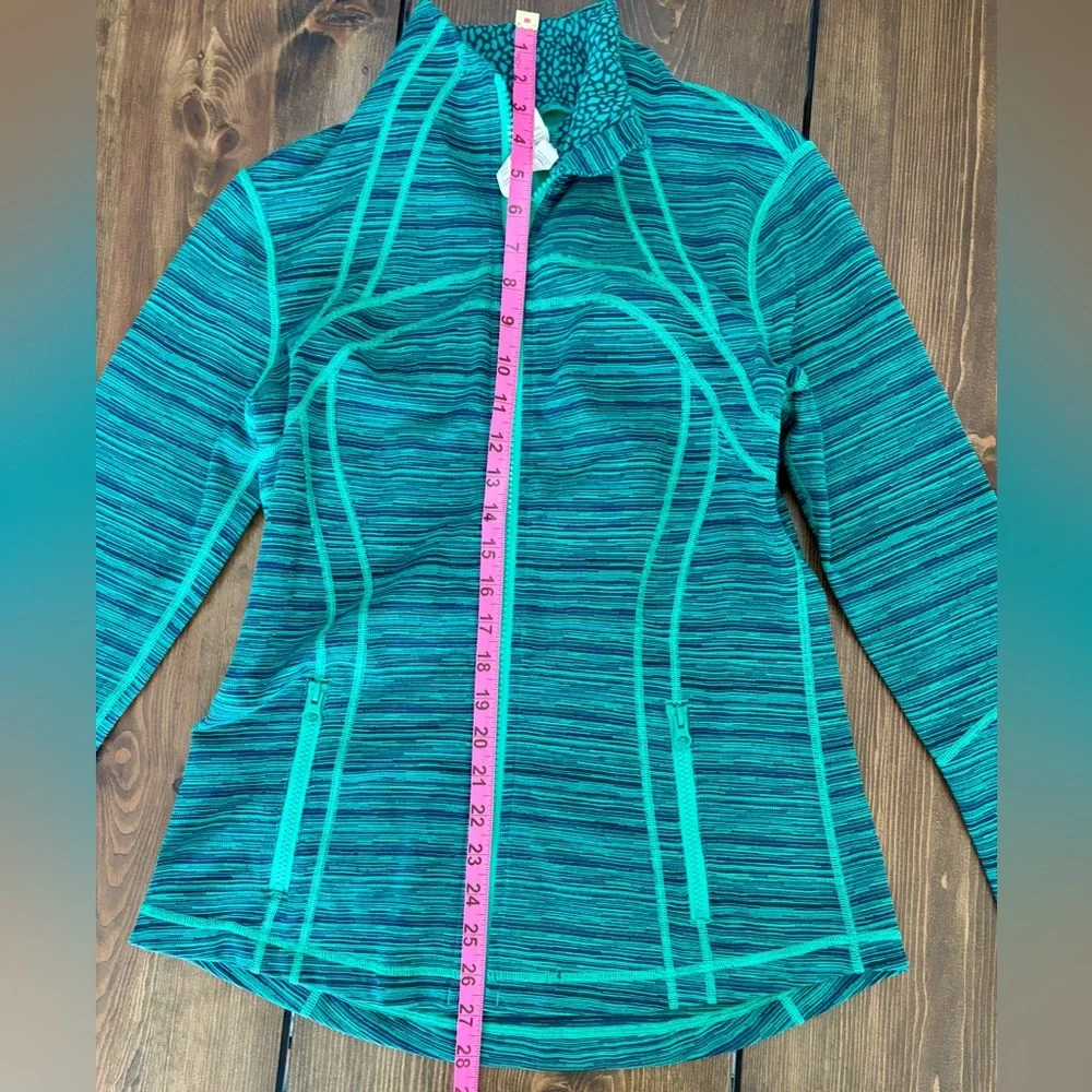 Lululemon Define Jacket in Cyber Jungle Hero Blue Green Striped Colorway Size 10